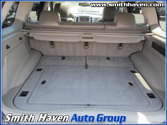 Jeep Grand Cherokee 323i Sport Package SUV