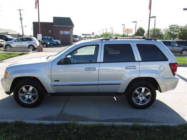 Jeep Grand Cherokee 4dr Sdn Touring Signature RWD SUV