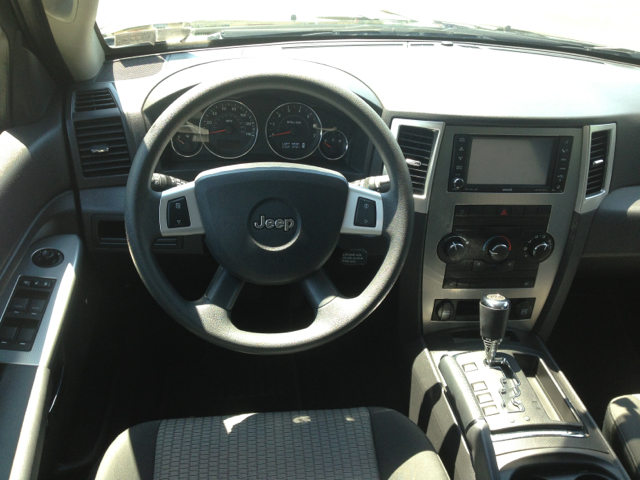 Jeep Grand Cherokee Base W/nav.sys SUV