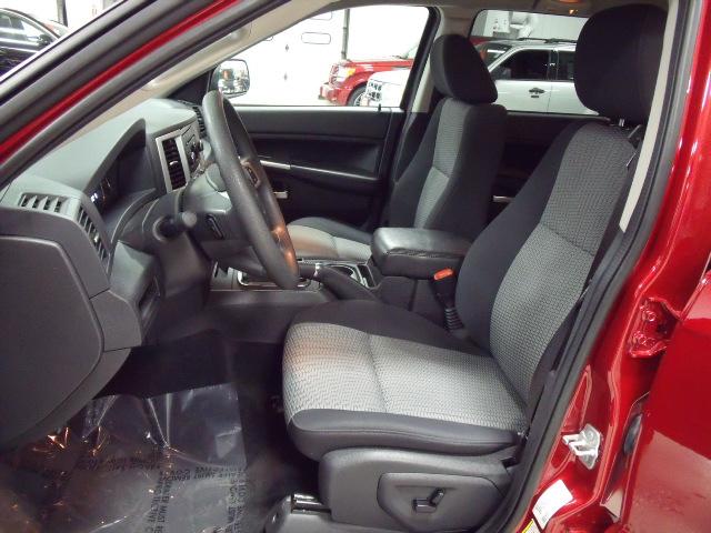 Jeep Grand Cherokee 2010 photo 4