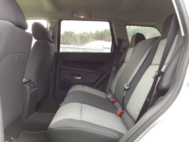 Jeep Grand Cherokee Base W/nav.sys SUV