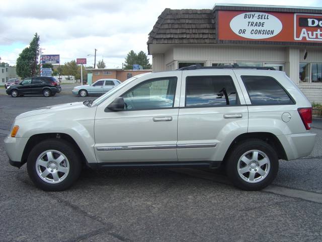 Jeep Grand Cherokee 2010 photo 2