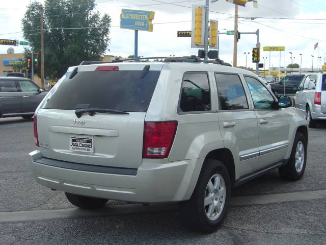 Jeep Grand Cherokee 2010 photo 3