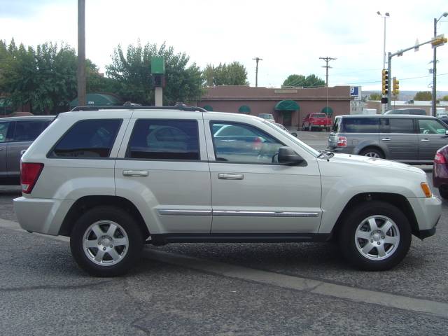 Jeep Grand Cherokee 2010 photo 4