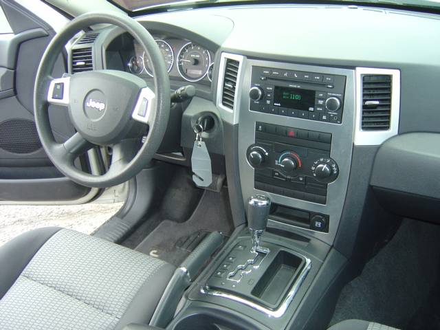 Jeep Grand Cherokee 2010 photo 5