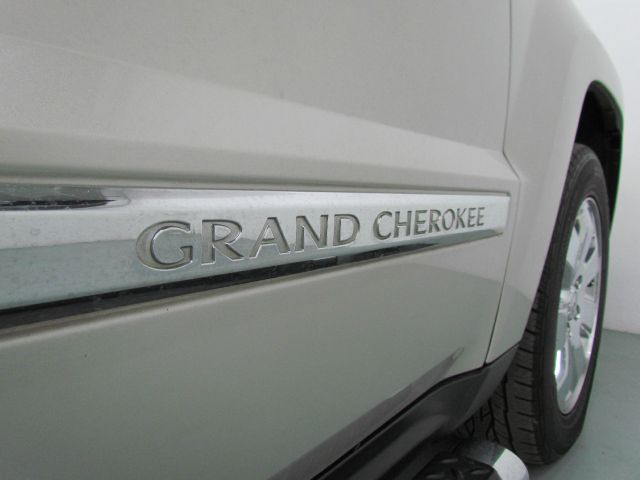Jeep Grand Cherokee 2010 photo 1