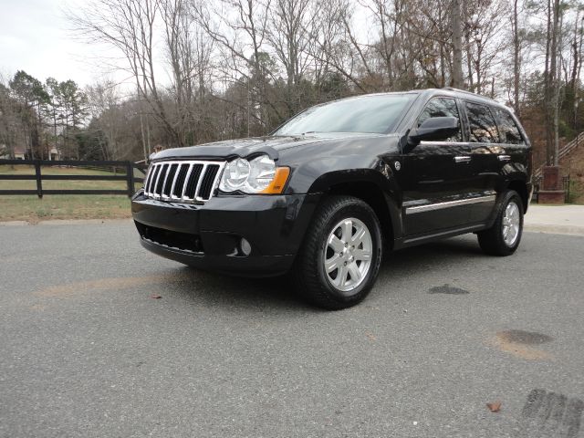 Jeep Grand Cherokee 2010 photo 1