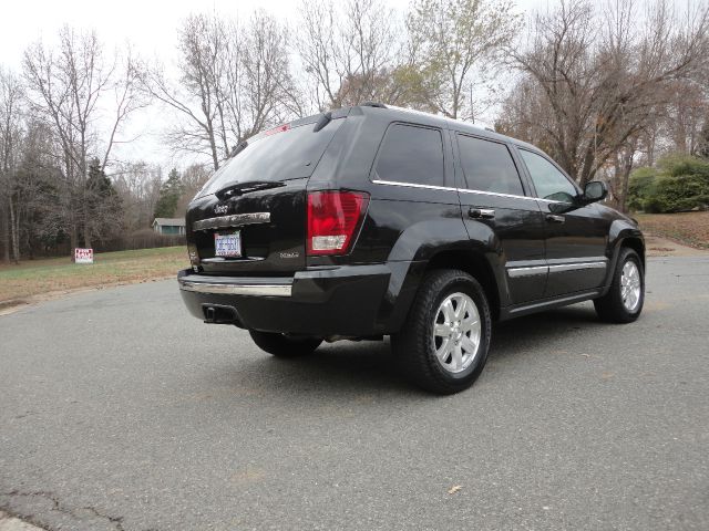 Jeep Grand Cherokee 2010 photo 4