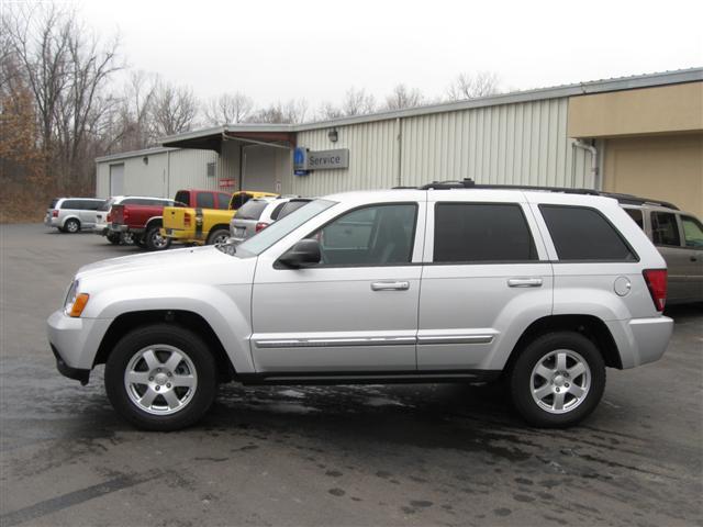 Jeep Grand Cherokee 2010 photo 1