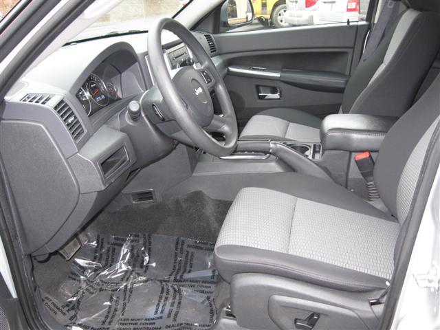 Jeep Grand Cherokee 2010 photo 3