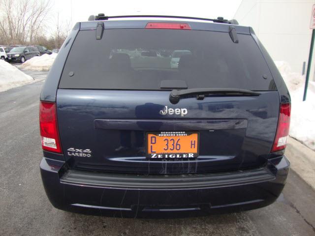 Jeep Grand Cherokee 2010 photo 4