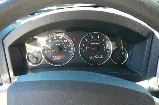 Jeep Grand Cherokee 2010 photo 3
