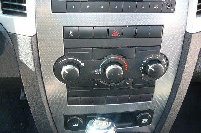 Jeep Grand Cherokee 2010 photo 5