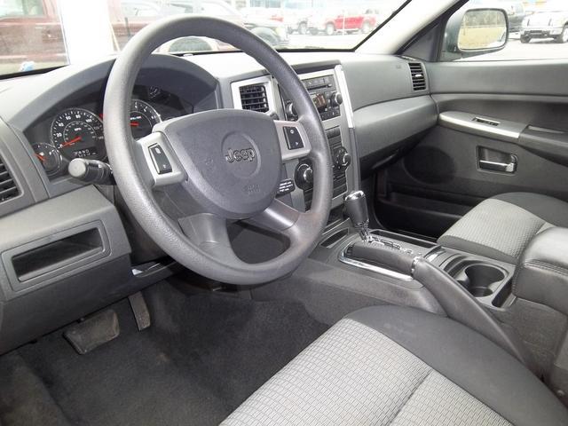 Jeep Grand Cherokee 2010 photo 4