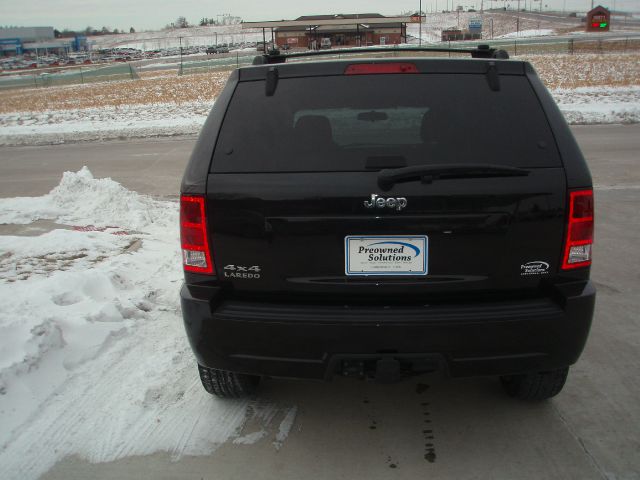 Jeep Grand Cherokee 2010 photo 1