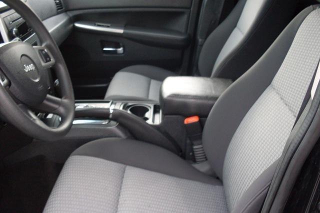 Jeep Grand Cherokee 2010 photo 1