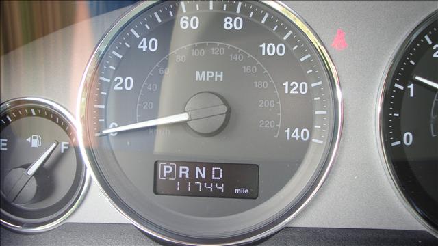 Jeep Grand Cherokee 2010 photo 1