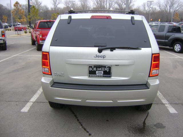 Jeep Grand Cherokee 2010 photo 3