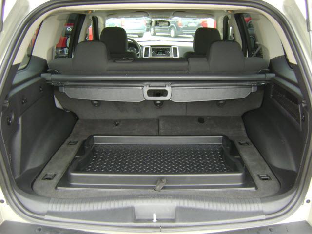 Jeep Grand Cherokee 2010 photo 4