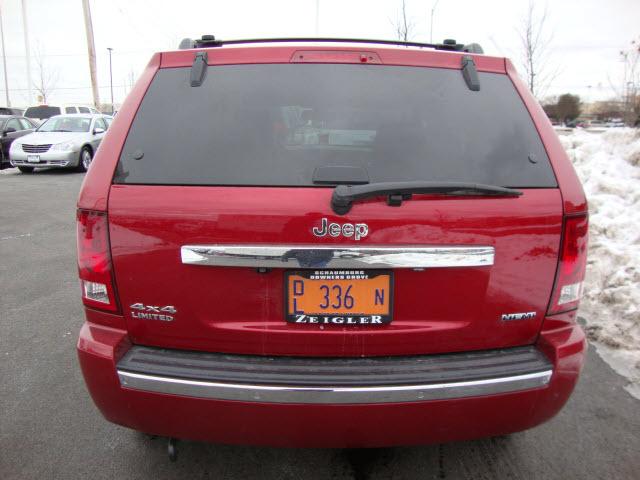 Jeep Grand Cherokee 2010 photo 4