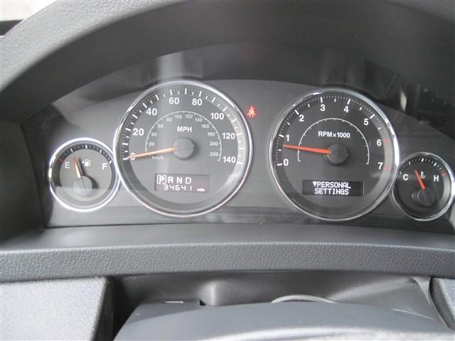 Jeep Grand Cherokee 2010 photo 2