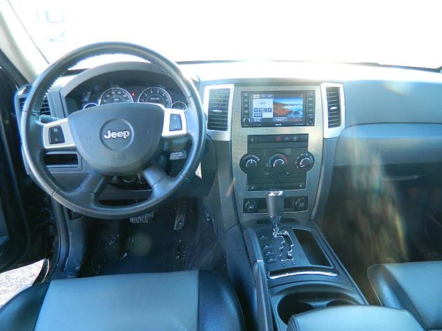 Jeep Grand Cherokee LS SUV