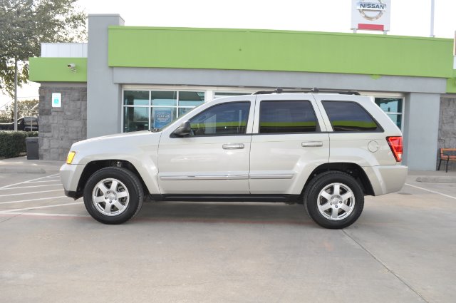Jeep Grand Cherokee 2010 photo 2