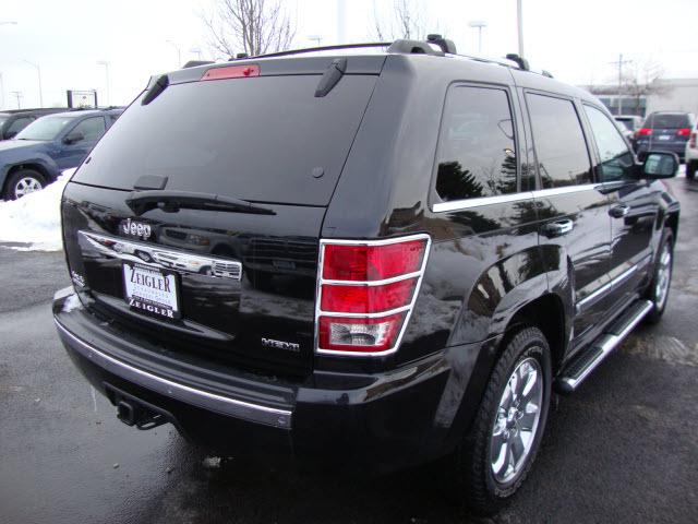 Jeep Grand Cherokee 2010 photo 4