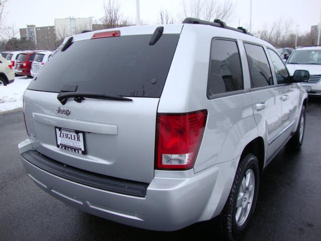 Jeep Grand Cherokee 2010 photo 2