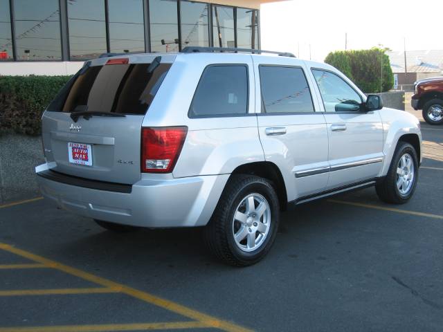 Jeep Grand Cherokee LS Sport Utility