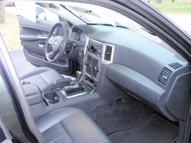 Jeep Grand Cherokee 2010 photo 5