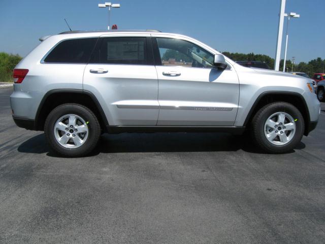 Jeep Grand Cherokee 2011 photo 2