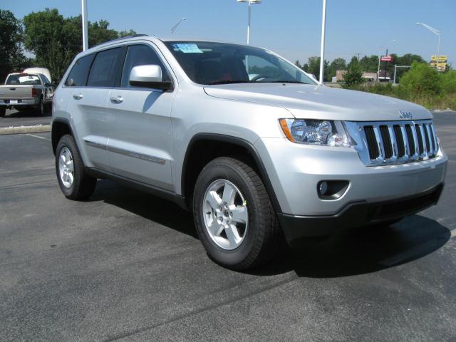 Jeep Grand Cherokee 2011 photo 3