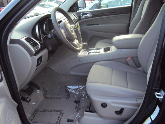 Jeep Grand Cherokee 2011 photo 2