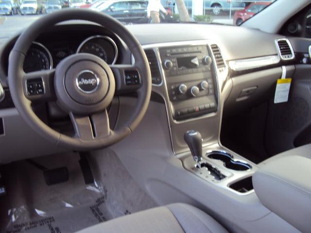 Jeep Grand Cherokee 2011 photo 4