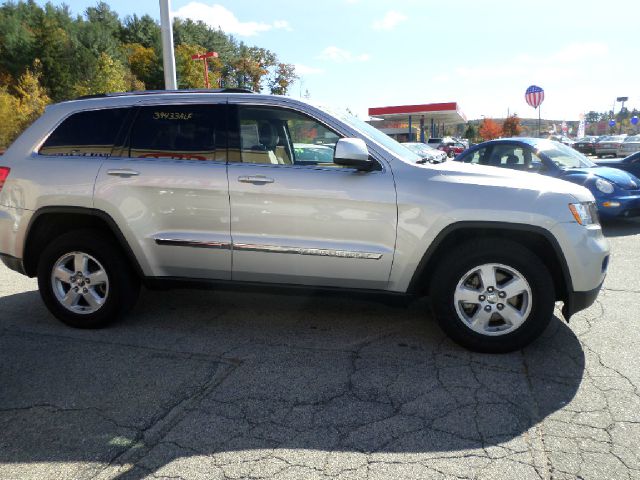 Jeep Grand Cherokee 2011 photo 3