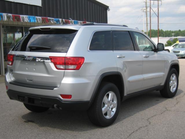 Jeep Grand Cherokee 2011 photo 2