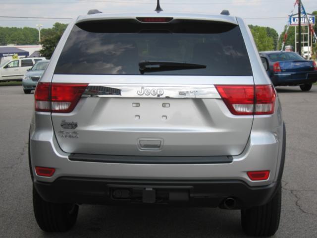 Jeep Grand Cherokee 2011 photo 3
