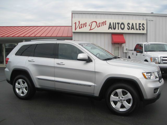 Jeep Grand Cherokee 2011 photo 1