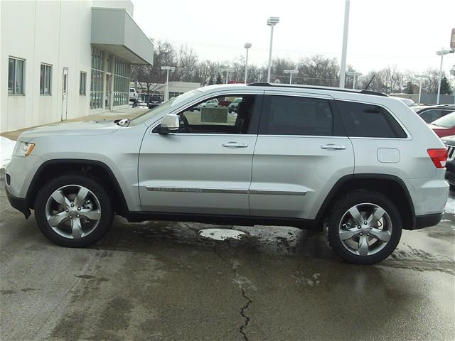 Jeep Grand Cherokee 2011 photo 1