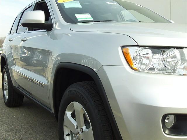 Jeep Grand Cherokee 2011 photo 2