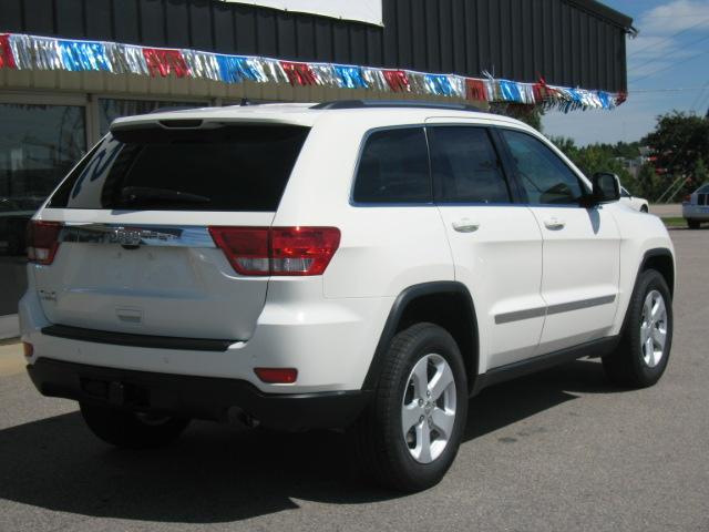 Jeep Grand Cherokee 2011 photo 1