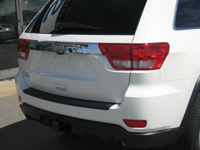 Jeep Grand Cherokee 2011 photo 2