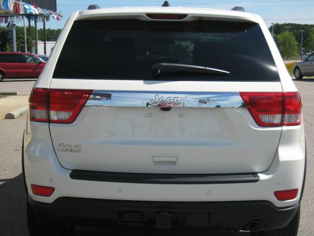 Jeep Grand Cherokee 2011 photo 3