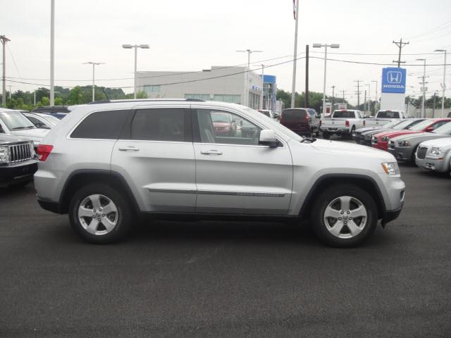 Jeep Grand Cherokee 2011 photo 3