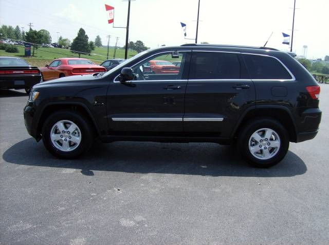 Jeep Grand Cherokee 2011 photo 1