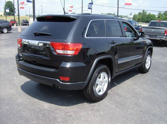 Jeep Grand Cherokee 2011 photo 3