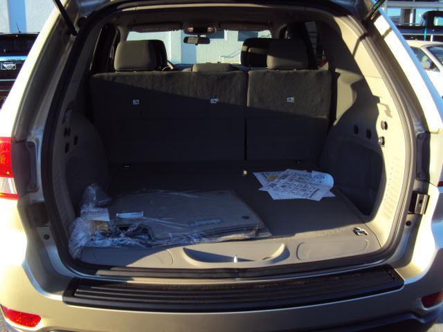 Jeep Grand Cherokee 2011 photo 2