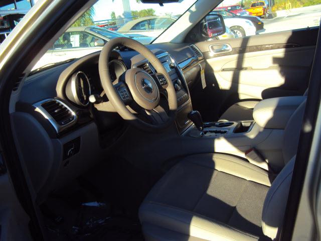 Jeep Grand Cherokee 2011 photo 3