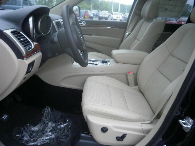 Jeep Grand Cherokee 2011 photo 4